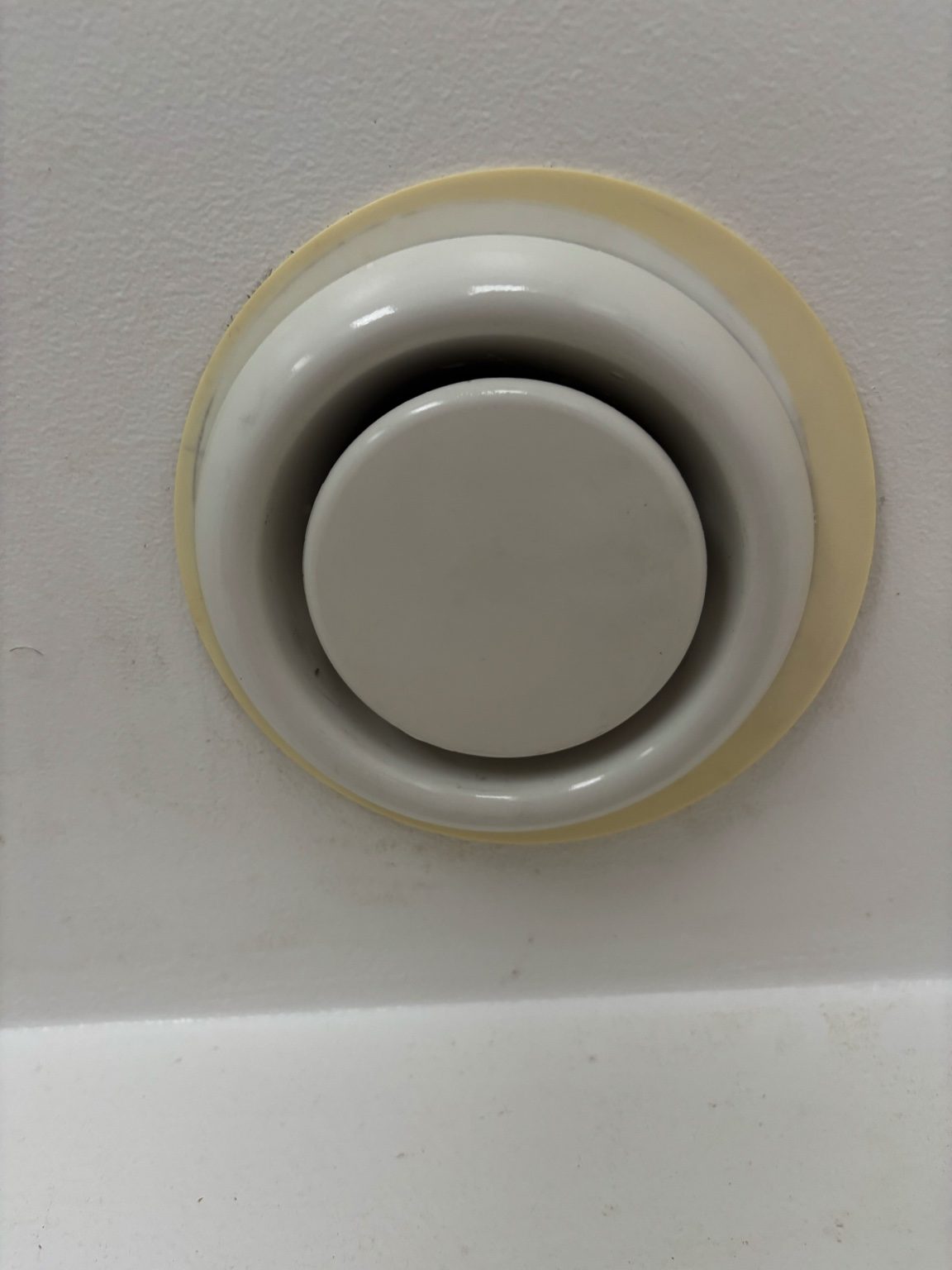 Rent frånluftsdon efter professionell ventilationsrengöring